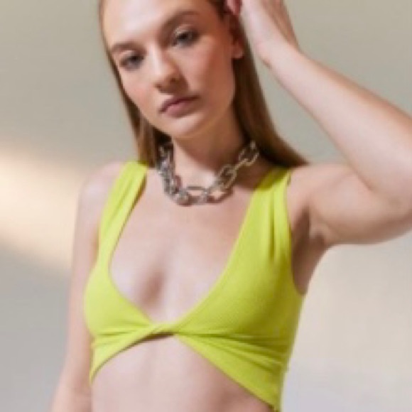 🚫SOLD LOCALLY🚫
Out From Under Reversible Green Bra - Picture 2 of 10